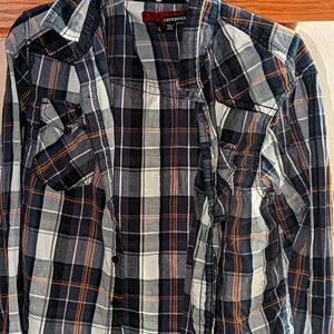Adults Large distortions long sleeve shirt